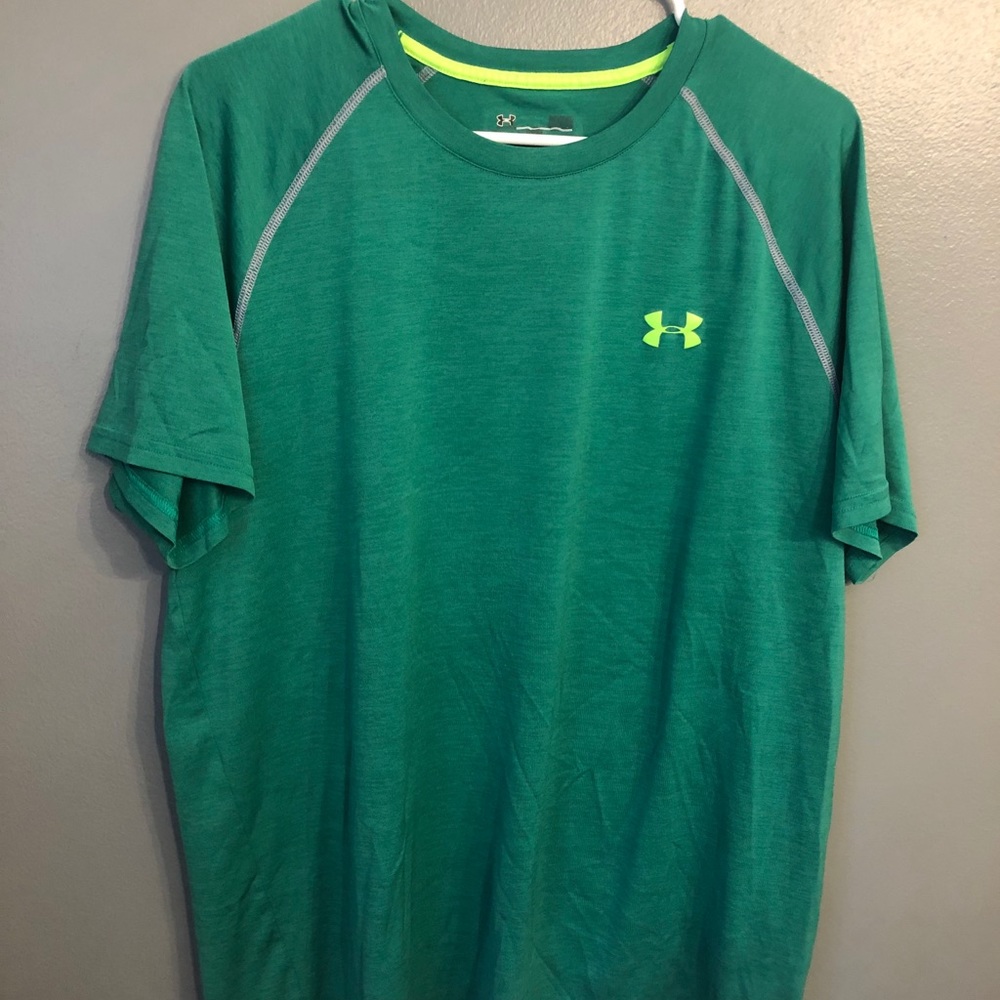 Men’s under armour T-shirt